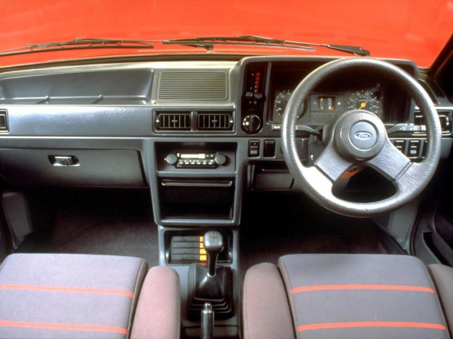  Ford Escort XR3 1980 года  (фото 3 из 4)